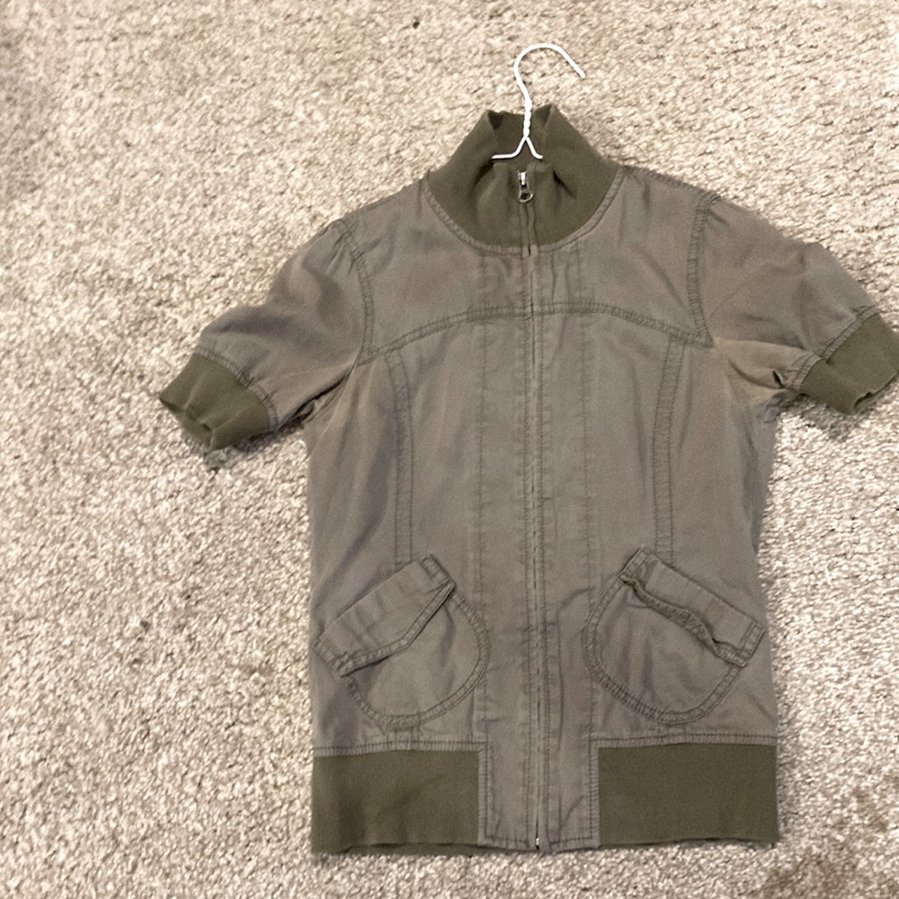 Women small zip up green tshirt vest